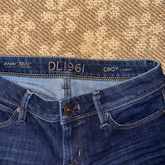 DL1961 Cindy slim bootcut - Picture 7 of 8